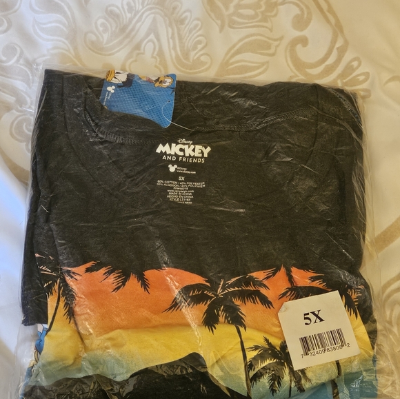 Disney Dark Gray Tee with Colorful Palm Design New In Bag - Picture 1 of 2
